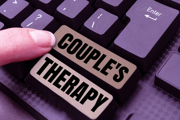 Çift S Terapisi, İnternet Konsepti, çift ve çiftler arasındaki ilişki sıkıntısını gösteren bir ilham kaynağı - Fotoğraf, Görsel