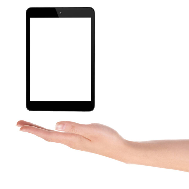 Este teléfono inteligente es simple y eficaz. una mano de mujer sosteniendo un smartphone - Foto, Imagen