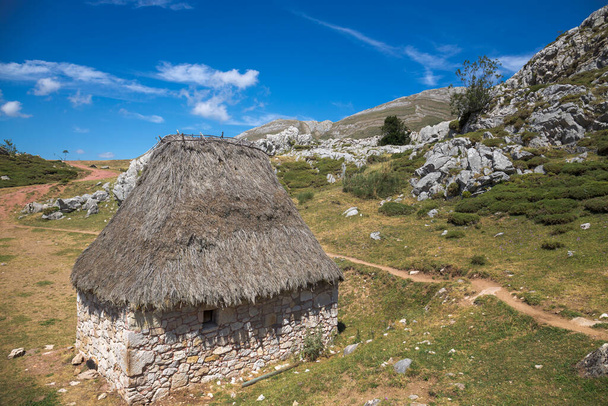 Teito, ancient hut at Saliencia Lakes, Somiedo, , Asturias - Photo, Image