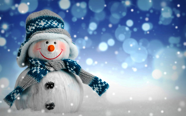 Снеговик и снег Зимний фон, рождественский фон - Фото, изображение