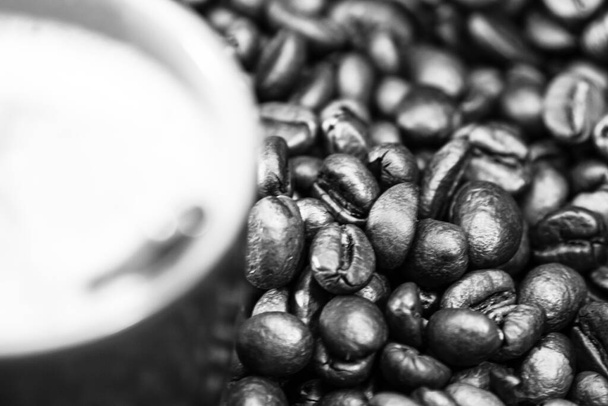 Чорна чашка кави. концепція сніданку
 - Фото, зображення