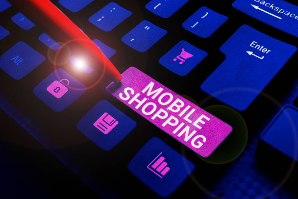 Tekstin näyttäminen Mobile Shopping, Concept tarkoittaa tavaroiden ja palvelujen kauppaa langattomien laitteiden kautta - Valokuva, kuva