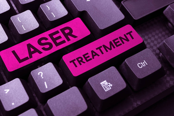 レーザー治療を示すテキストキャプション,レーザーを使用して様々な医学的および外科的技術のいずれかの単語 - 写真・画像