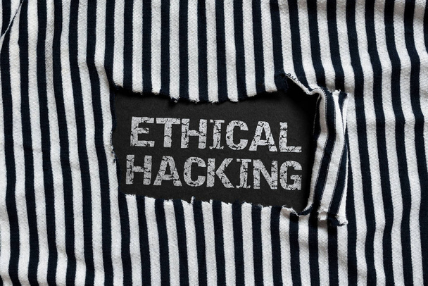 Podpis tekstowy przedstawiający Etyczne Hacking, Słowo na akt lokalizowania słabości i podatności komputera - Zdjęcie, obraz
