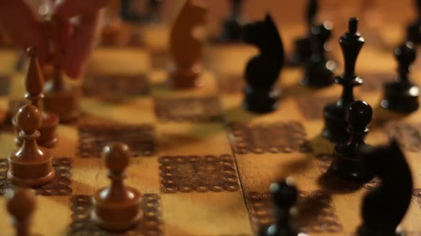 Σκάκι. Ιππότης παίρνει βασίλισσα - Πλάνα, βίντεο