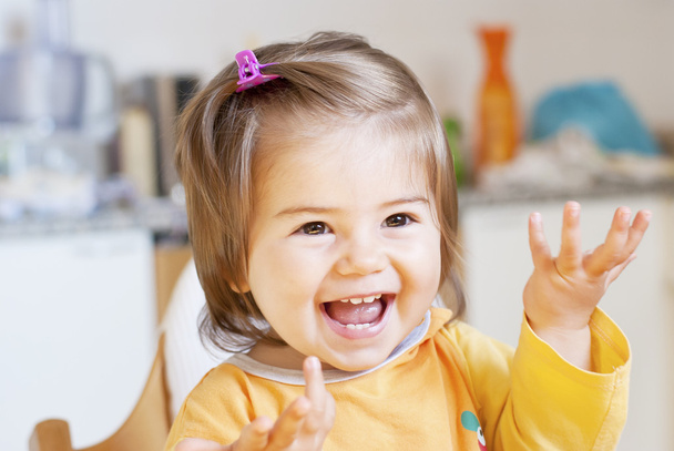 Portrait of a cute happy smiling little girl - Foto, Imagen