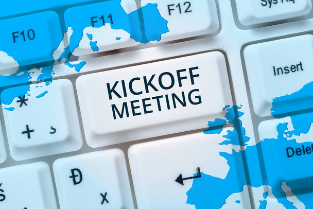 Inspirace ukazující znamení Kickoff Meeting, Business showcase Speciální diskuze o zákonech zapojených do projektu - Fotografie, Obrázek