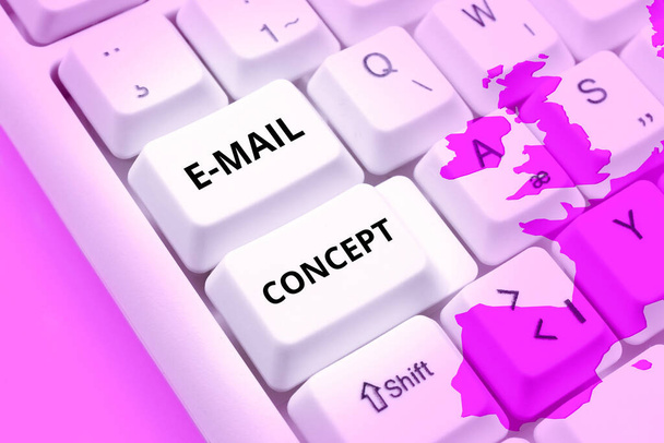 Sinal de texto mostrando E Mail Concept, Business mostra sequência de esforços de marketing para alcançar o cliente através de e-mail - Foto, Imagem