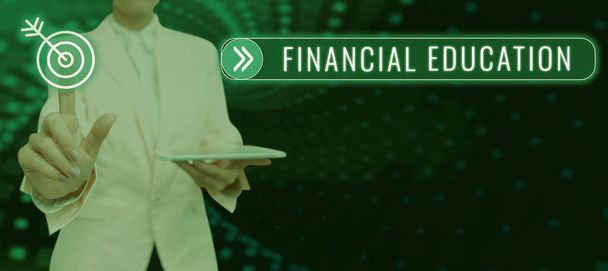 Légende conceptuelle Éducation financière, Internet Concept Comprendre des domaines monétaires comme la finance et l'investissement - Photo, image