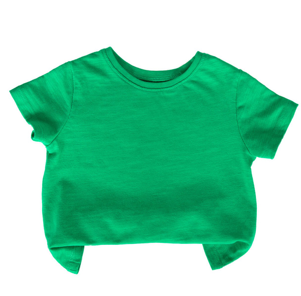 Beyaz arka planda izole edilmiş çocuk tişörtü. Beyaz üzerine yeşil renkli bebek tişörtü. Canlı Renkli Moda Kıyafetler - Fotoğraf, Görsel