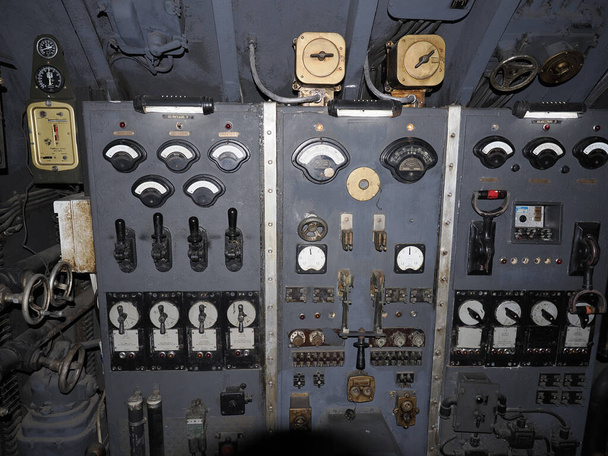 Detail im U-Boot-Kontrollraum des Zweiten Weltkriegs - Foto, Bild