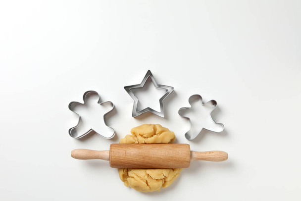Έννοια των εργαλείων μαγειρικής, κόφτες μπισκότων, κορυφαία άποψη - Φωτογραφία, εικόνα