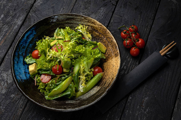 a delicious salad in a restaurant - 写真・画像
