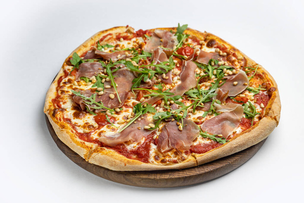 delicious pizza in an Italian restaurant - Foto, imagen