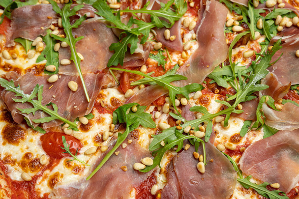 finom pizza egy olasz étteremben - Fotó, kép