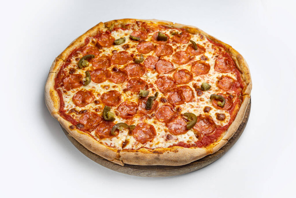 delicious pizza in an Italian restaurant - Foto, Imagen