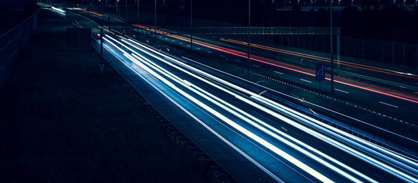 lumières de voitures avec nuit. longue exposition - Photo, image
