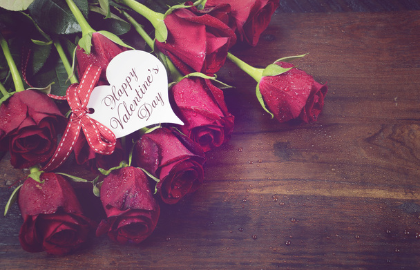 Cadeau de roses rouges vintage pour la Saint Valentin, anniversaire ou spécial o
 - Photo, image