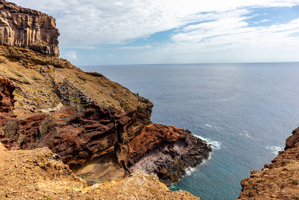 Дорогою на квітковому острові Мадейра та його багатогранний краєвид - Мадейра - Португалія.  - Фото, зображення
