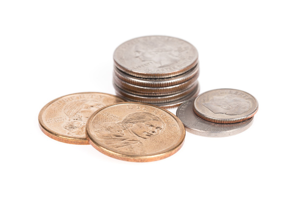 Stapel van ons munten geïsoleerd op witte achtergrond - Foto, afbeelding
