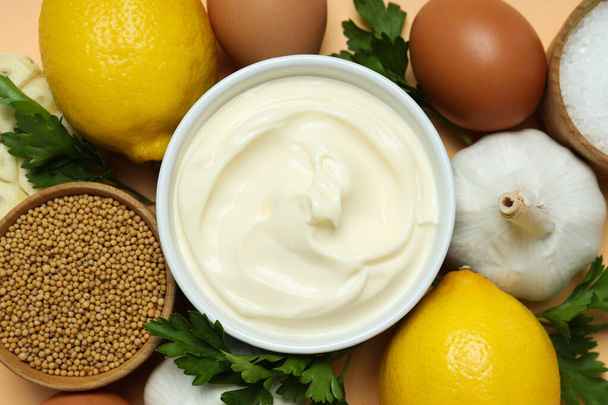 Concepto de salsa de huevo, mayonesa, vista superior - Foto, Imagen