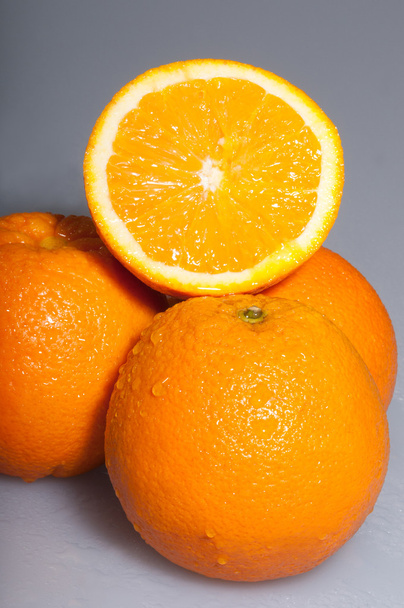 Tres naranjas maduras
 - Foto, Imagen