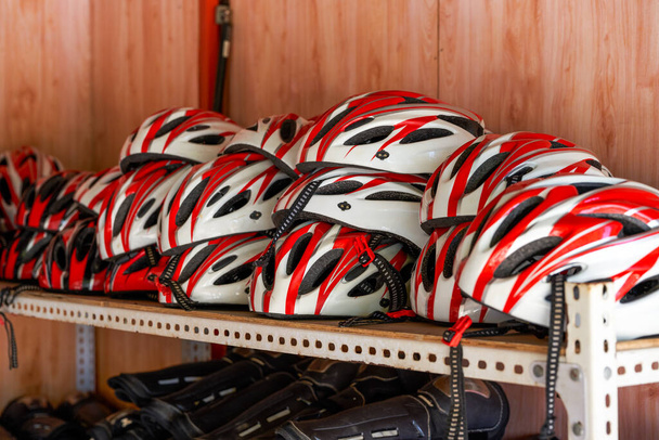 Hardhat helma používaná v motokárách - Fotografie, Obrázek