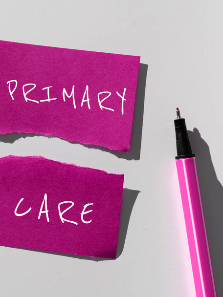 Affiche Soins primaires, concept d'entreprise soins de santé dispensés par un médecin, un pédiatre ou une infirmière - Photo, image