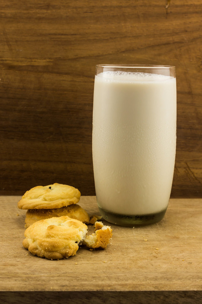 Cookies with fresh milk - Φωτογραφία, εικόνα