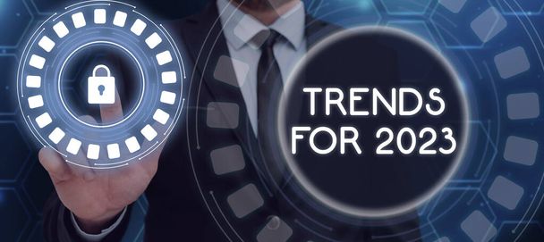 Ručně psané znamení Trends For 2023, Obchodní nápad seznam věcí, které se staly populární velmi rychle v letošním roce - Fotografie, Obrázek