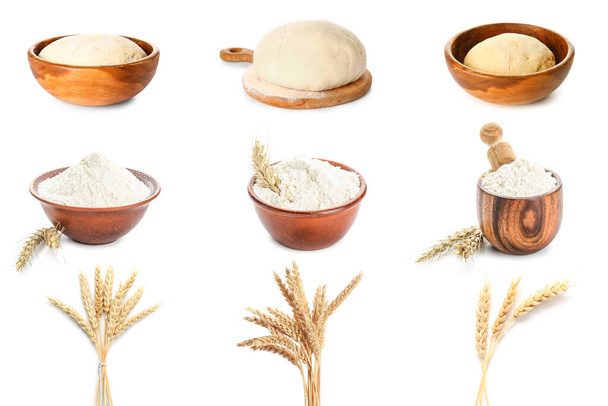 Collage di spikelets di grano con farina fresca e pasta su fondo bianco - Foto, immagini