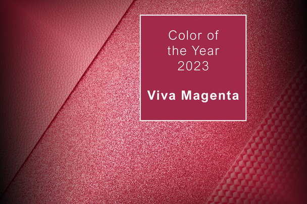 Viva Magenta - колір 2023 року. Зразковий кольоровий зразок. Блискучі й блискучі поверхні. - Фото, зображення