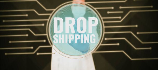 Hand writing sign Drop Shipping, Έννοια σημαίνει να στείλετε τα προϊόντα από έναν κατασκευαστή απευθείας σε έναν πελάτη αντί για τον λιανοπωλητή - Φωτογραφία, εικόνα