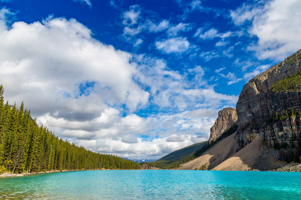 Lake Moraine, Banff National Park Of Canada - Φωτογραφία, εικόνα