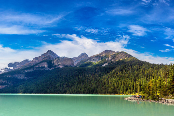 Vue panoramique du lac Louise, parc national du Canada Banff - Photo, image