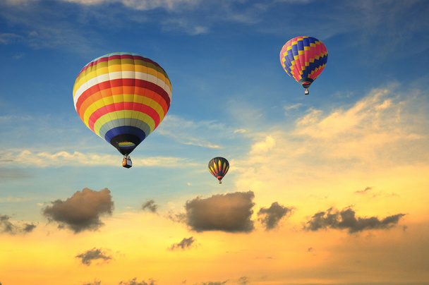 Hot-air balloons in sky - 写真・画像
