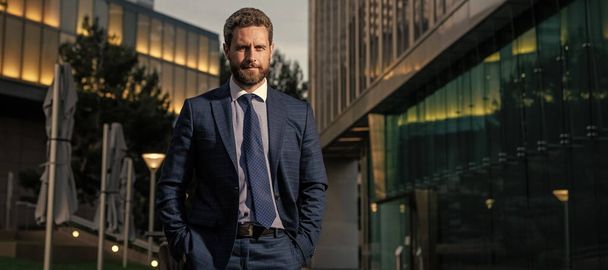handsome businessman in formalwear. business success. successful man in businesslike suit. Man face portrait, banner with copy space - Valokuva, kuva