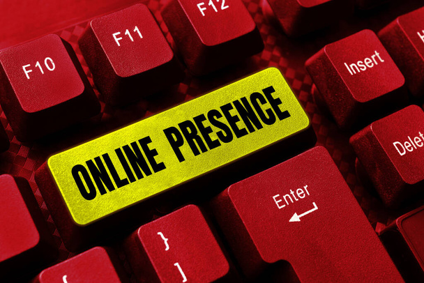 Käsitteellinen näyttö Online Presence, Word Kirjoitettu olemassaolosta joku, joka löytyy kautta online-haku - Valokuva, kuva