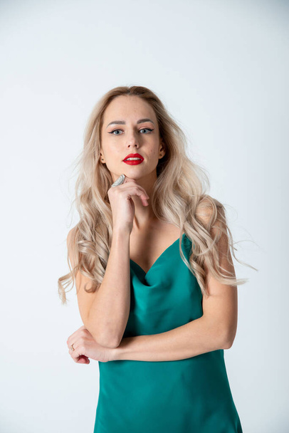 beautiful blonde woman posing in studio - Zdjęcie, obraz