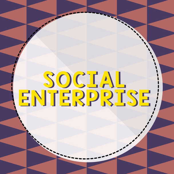Pisanie tekstu Social Enterprise, Conceptual photo Biznes, który zarabia pieniądze w społecznie odpowiedzialny sposób - Zdjęcie, obraz