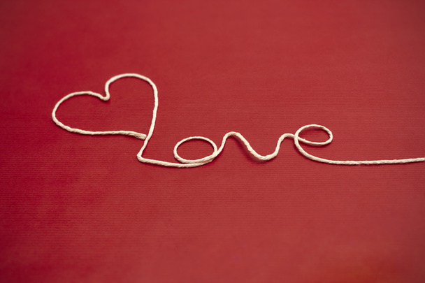 Twine yarn Love heart - Фото, изображение