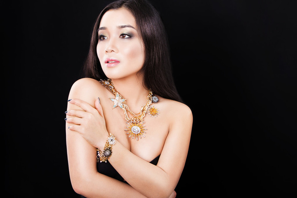 portrait of a beautiful asian fashion model with luxury accessories and jewellery. - Fotoğraf, Görsel