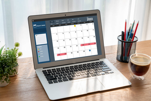 Kalender auf Computer-Software-Anwendung für modische Terminplanung für persönliche Organisator und Online-Geschäft - Foto, Bild