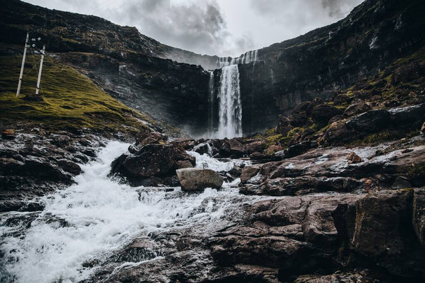 Водопад Фосса, как видно на Фарерских островах - Фото, изображение