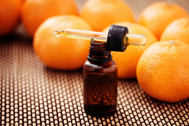 Tangerine essential oil - Фото, изображение