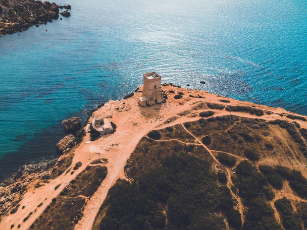 Ghajn Tuffieha Tower in het land Malta - Foto, afbeelding