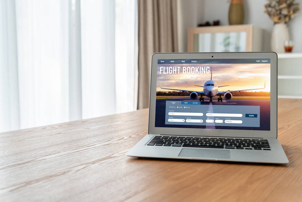 El sitio web de reservas de vuelos en línea proporciona un sistema de reserva moderno. Concepto de tecnología de viajes . - Foto, Imagen