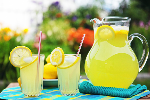 Limonada fresca exprimida
 - Foto, imagen