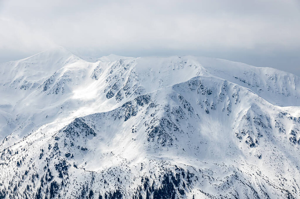 Winterlandschap in het Tatra gebergte. Polen  - Foto, afbeelding