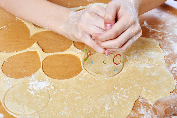 Prepare dough for cooking meat dumplings - Foto, Imagen